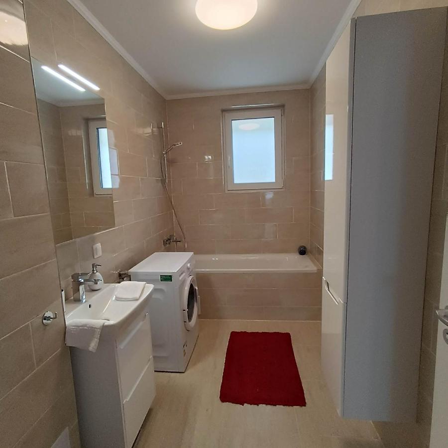 Neue, Moderne Penthousewohnung Sighișoara Zewnętrze zdjęcie